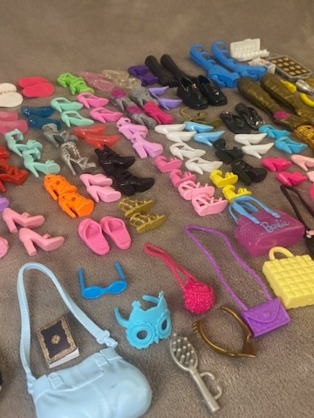 Barbie & Barbie sized Doll accessories Lot 150+ pieces Shoes bags and more!!